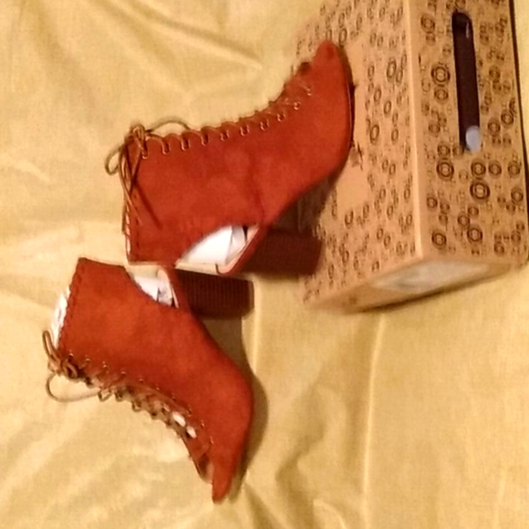 Ankle Boots - Picture 1 of 1